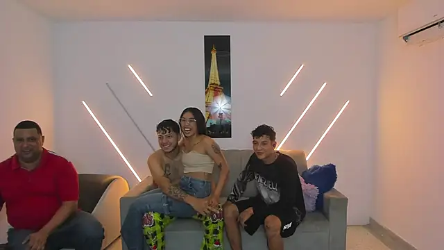 Snapshot of brutal_sex_room2k chatting on December 13, 2025, 9:09 pm brutal sex room2k online show from December 13, 2025, 9:09 pm