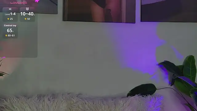 AlysonHuxley  online show from April 15, 2026, 6:59 pm