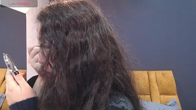 KendraaSimons online show from November 26, 2025, 8:21 pm