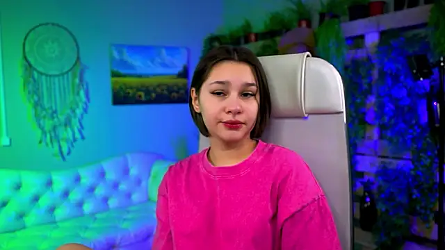 KimClarks  online show from February 19, 2026, 2:46 pm