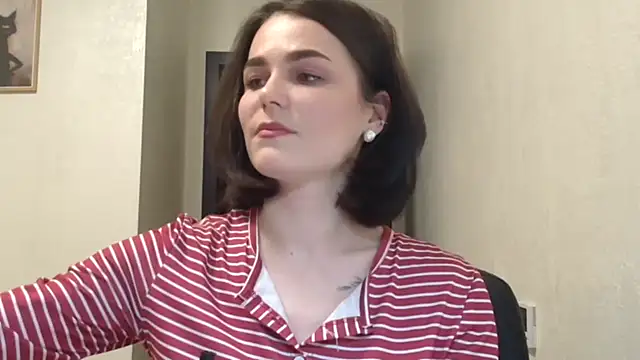 Silviaa a online show from April 26, 2026, 7:11 pm