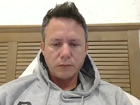 Snapshot of TroyDieselXXX chatting on June 3, 2026, 5:32 am TroyDieselXXX online show from June 3, 2026, 5:32 am