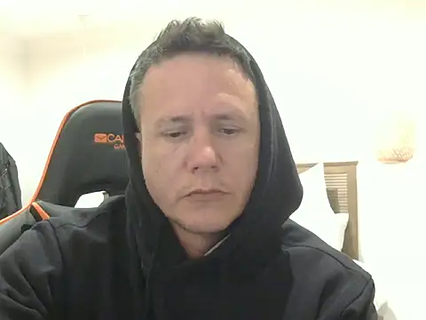 Snapshot of TroyDieselXXX chatting on July 10, 2026, 6:10 pm TroyDieselXXX online show from July 10, 2026, 6:10 pm