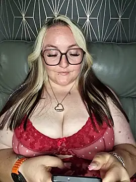 Snapshot of BBW_Diamond_xox chatting on September 27, 2025, 11:43 pm BBW Diamond xox online show from September 27, 2025, 11:43 pm
