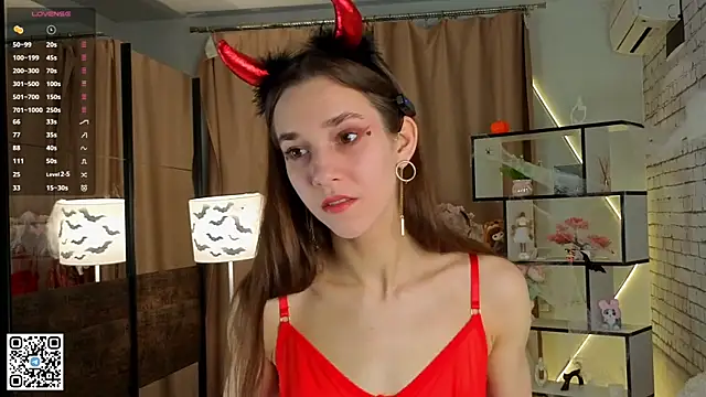 PetraHambelton online show from November 1, 2025, 4:14 am