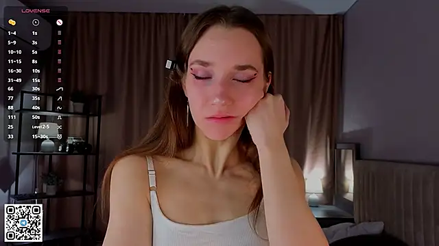 PetraHambelton online show from November 26, 2025, 4:13 am