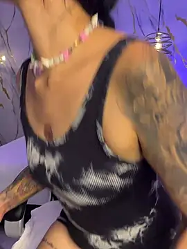 Scaarlettfox online show from February 14, 2026, 7:32 pm