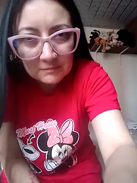 Romina693 online show from November 4, 2025, 1:21 pm