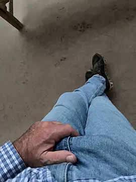 Snapshot of cyclone1212 chatting on November 26, 2025, 11:55 am cyclone1212 online show from November 26, 2025, 11:55 am