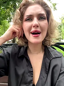 Snapshot of KellyKeler chatting on September 11, 2025, 11:10 am KellyKeler online show from September 11, 2025, 11:10 am