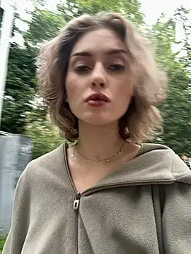 Snapshot of KellyKeler chatting on September 18, 2025, 12:51 pm KellyKeler online show from September 18, 2025, 12:51 pm