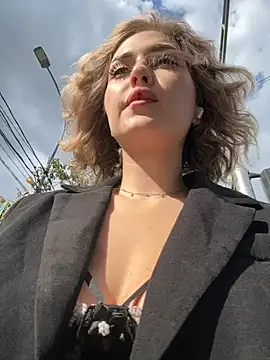 Snapshot of KellyKeler chatting on September 20, 2025, 12:28 pm KellyKeler online show from September 20, 2025, 12:28 pm