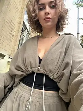 Snapshot of KellyKeler chatting on September 27, 2025, 11:59 am KellyKeler online show from September 27, 2025, 11:59 am