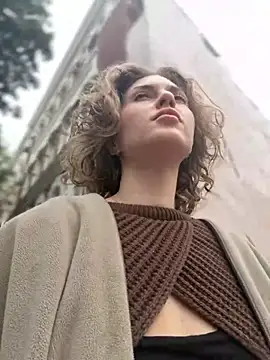 Snapshot of KellyKeler chatting on October 19, 2025, 9:10 am KellyKeler online show from October 19, 2025, 9:10 am