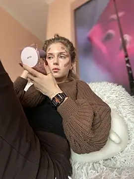 Snapshot of KellyKeler chatting on October 24, 2025, 11:28 am KellyKeler online show from October 24, 2025, 11:28 am