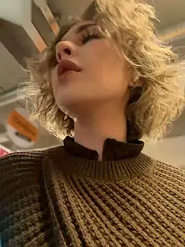 Snapshot of KellyKeler chatting on November 29, 2025, 11:13 am KellyKeler online show from November 29, 2025, 11:13 am