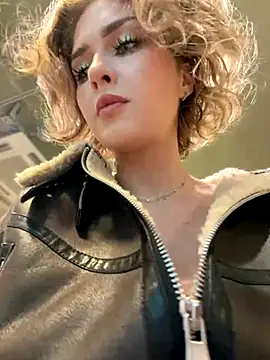 Snapshot of KellyKeler chatting on November 30, 2025, 11:47 am KellyKeler online show from November 30, 2025, 11:47 am