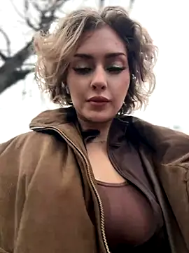 Snapshot of KellyKeler chatting on December 1, 2025, 12:21 pm KellyKeler online show from December 1, 2025, 12:21 pm