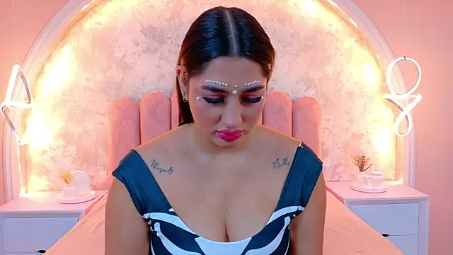 JasmineRhodes online show from October 31, 2025, 1:12 pm