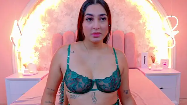 JasmineRhodes online show from November 14, 2025, 12:59 pm