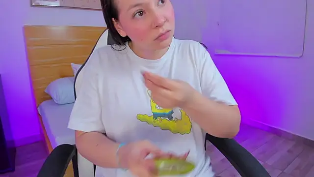 kitty sweeety  online show from December 22, 2025, 12:46 pm