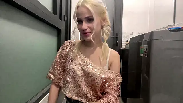 Snapshot of fancy_angel chatting on December 16, 2025, 1:27 pm fancy angel online show from December 16, 2025, 1:27 pm