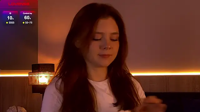 Nora  Ray online show from September 12, 2025, 4:40 pm