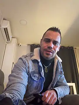 Snapshot of futy-doll chatting on March 1, 2026, 1:18 am futy-doll online show from March 1, 2026, 1:18 am