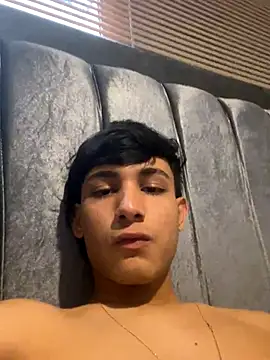 Snapshot of cody_fox10 chatting on September 14, 2025, 4:06 pm cody fox10 online show from September 14, 2025, 4:06 pm