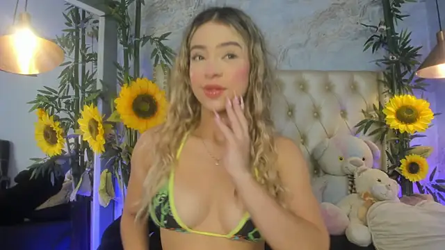 LittleeJaz online show from May 22, 2026, 5:14 am
