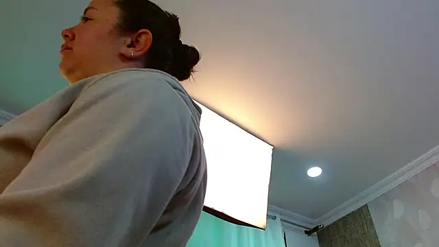 elamurray online show from November 25, 2025, 11:21 am