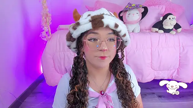 hannacutegod online show from November 10, 2025, 4:33 am