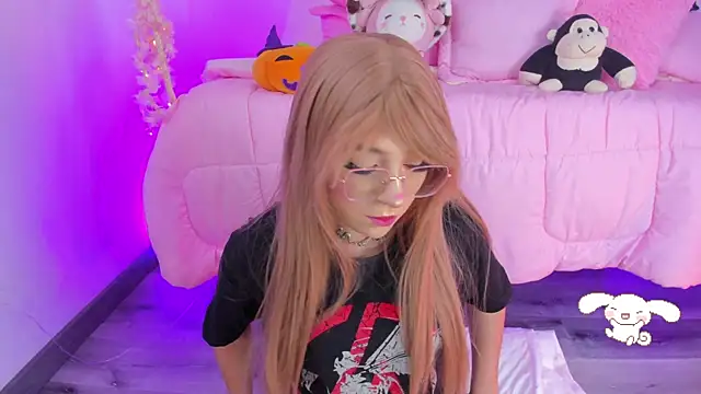 hannacutegod online show from November 19, 2025, 6:02 am