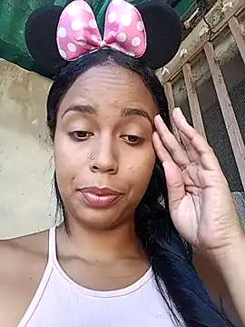 Fernanda30 online show from November 9, 2025, 2:04 pm