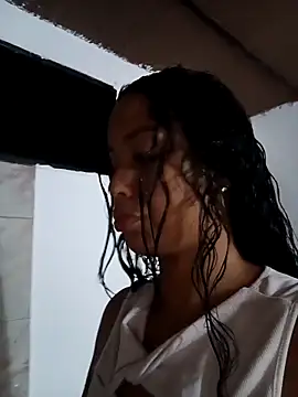 Fernanda30 online show from December 3, 2025, 2:48 pm