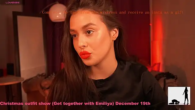 EmiliyaRoude online show from December 19, 2025, 1:18 pm