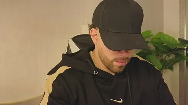 Ades Lowe online show from November 29, 2025, 11:35 am