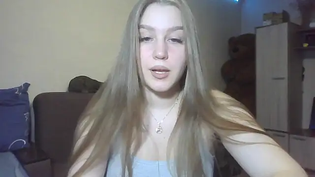 Snapshot of yourhoney_Lola_ chatting on October 20, 2025, 1:44 pm yourhoney Lola online show from October 20, 2025, 1:44 pm