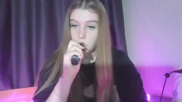 Snapshot of yourhoney_Lola_ chatting on November 21, 2025, 2:49 pm yourhoney Lola online show from November 21, 2025, 2:49 pm