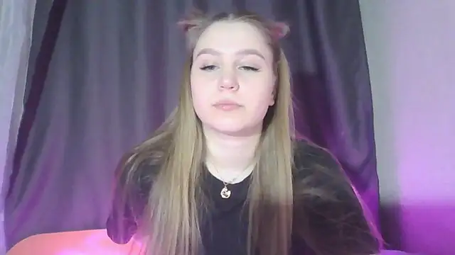 Snapshot of yourhoney_Lola_ chatting on November 22, 2025, 6:07 pm yourhoney Lola online show from November 22, 2025, 6:07 pm