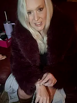 Bouncy-Bella28X online show from January 9, 2026, 11:57 am