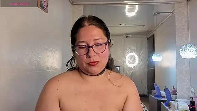 scarlett widow  online show from June 2, 2026, 2:57 am