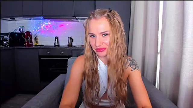 Snapshot of MashaFromRussia__ chatting on September 15, 2025, 7:41 am MashaFromRussia online show from September 15, 2025, 7:41 am