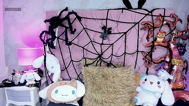 ZarahQueen online show from October 16, 2025, 8:10 pm