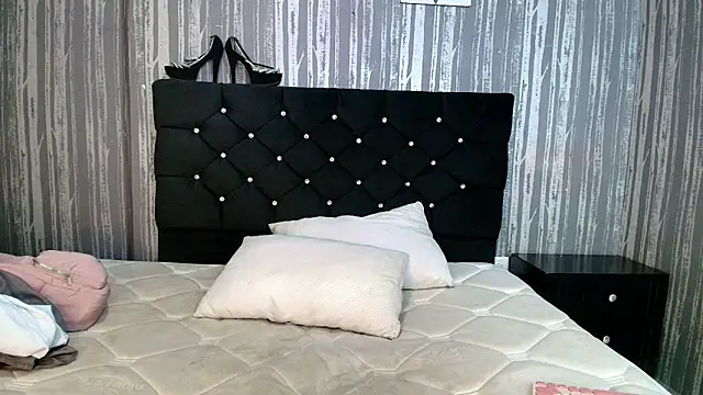 Alicee Moonn online show from December 5, 2025, 7:43 pm