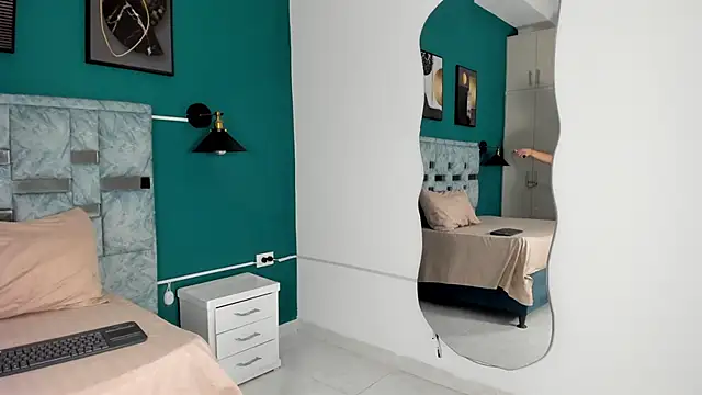 tamara lovv online show from November 18, 2025, 12:20 pm