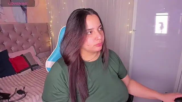 Snapshot of artemisa19 chatting on October 23, 2025, 6:13 am artemisa19 online show from October 23, 2025, 6:13 am