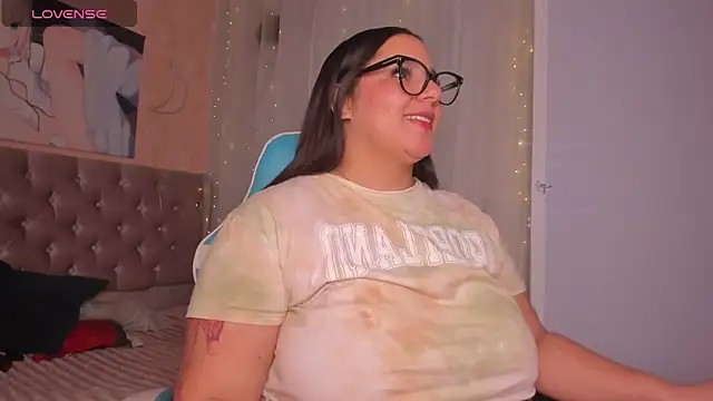 Snapshot of artemisa19 chatting on November 13, 2025, 4:22 am artemisa19 online show from November 13, 2025, 4:22 am