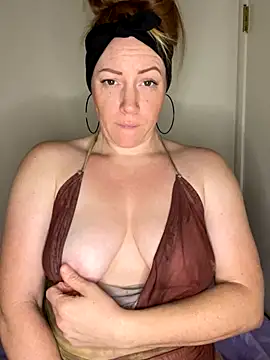 Snapshot of ChiliRoja chatting on November 29, 2025, 7:44 am ChiliRoja online show from November 29, 2025, 7:44 am