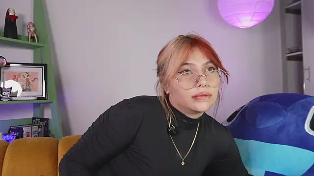 YunoRose  online show from December 19, 2025, 4:52 am